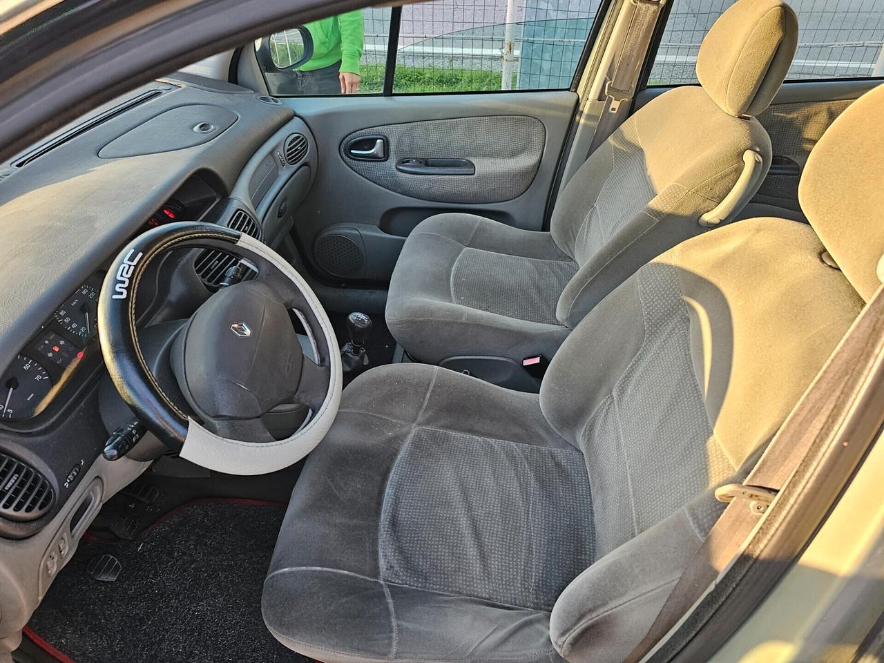 Renault Scenic Scénic 1.9 dCi Confort Authentique