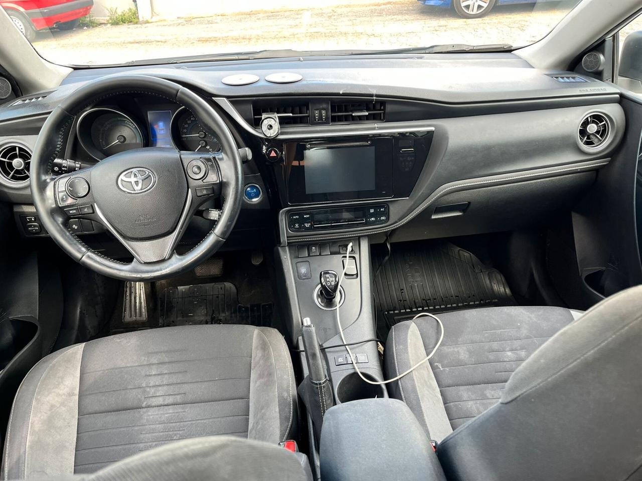 Toyota Auris 1.8 Hybrid sw