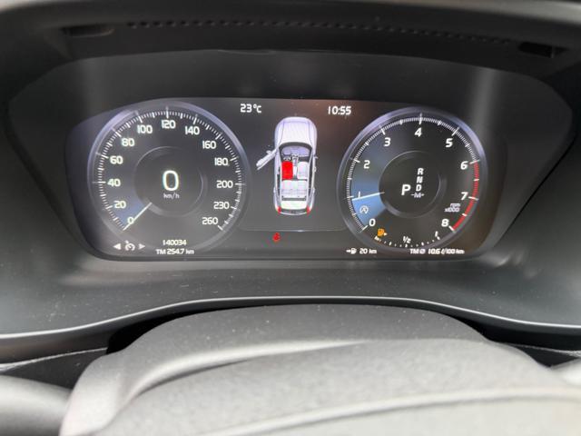 VOLVO XC40 IN PROMO!!!!!!!!BENZINA Geartronic Momentum Core