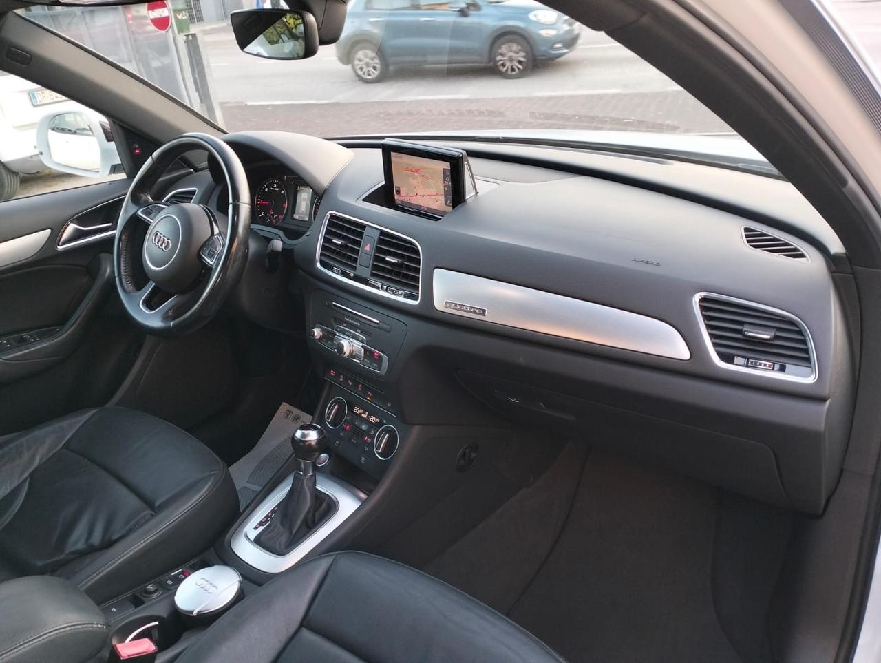 Audi Q3 S - LINE