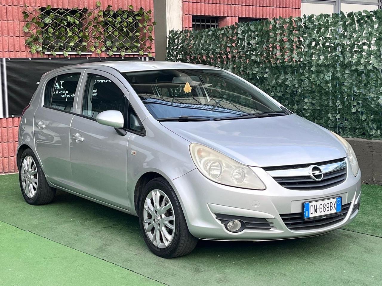 Opel Corsa 1.2 5 porte Cosmo