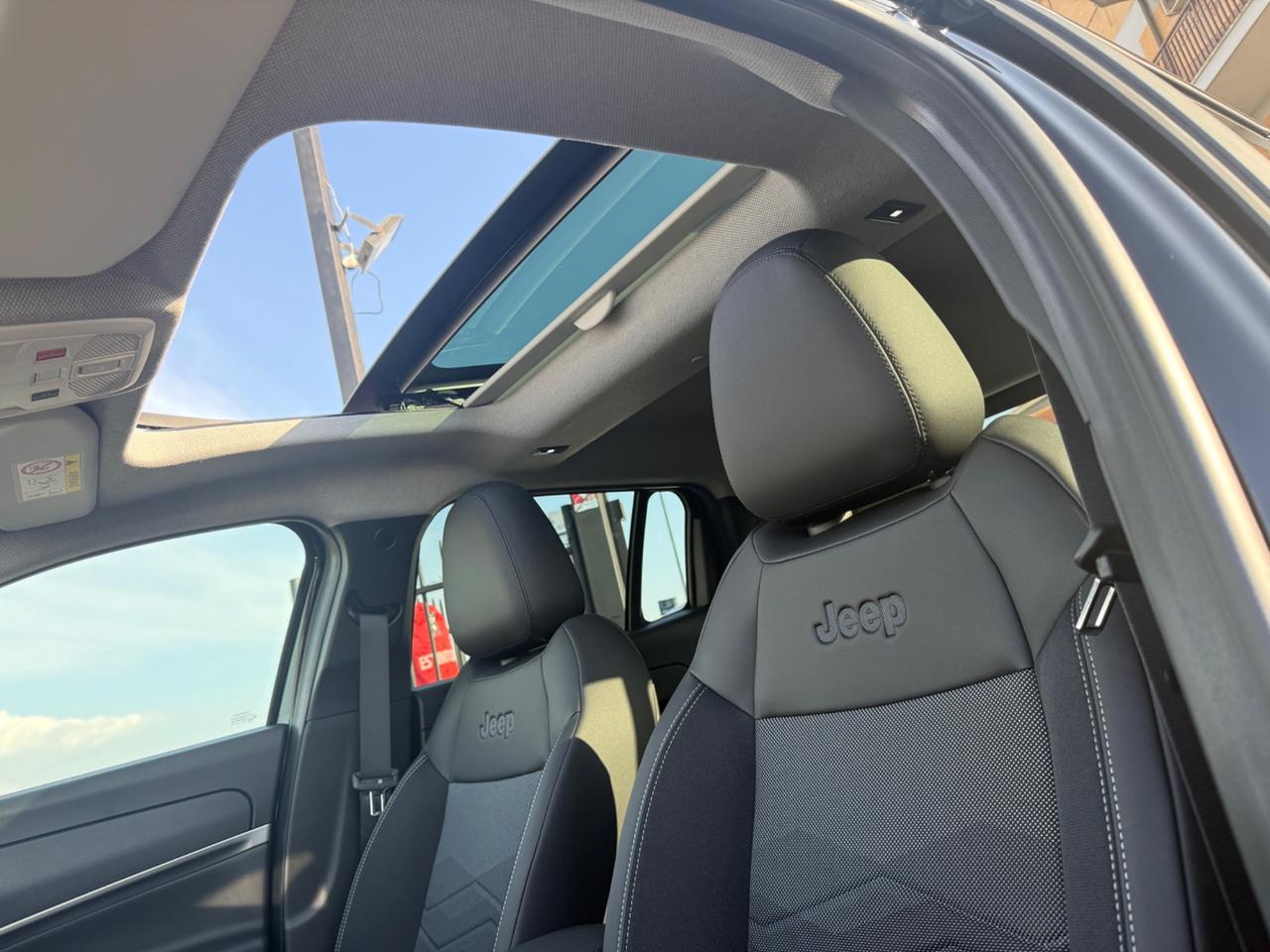 Jeep Avenger 1.2 turbo e-hybrid mhev Summit 110cv edct6 TETTO