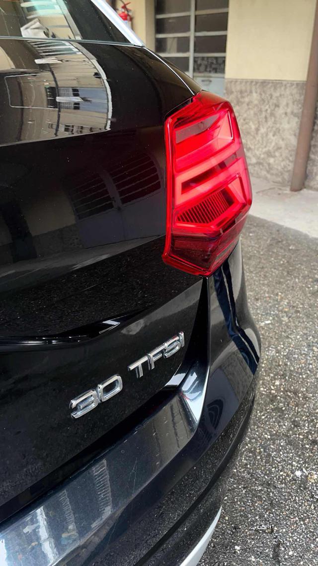 AUDI Q2 30 TFSI Business Design