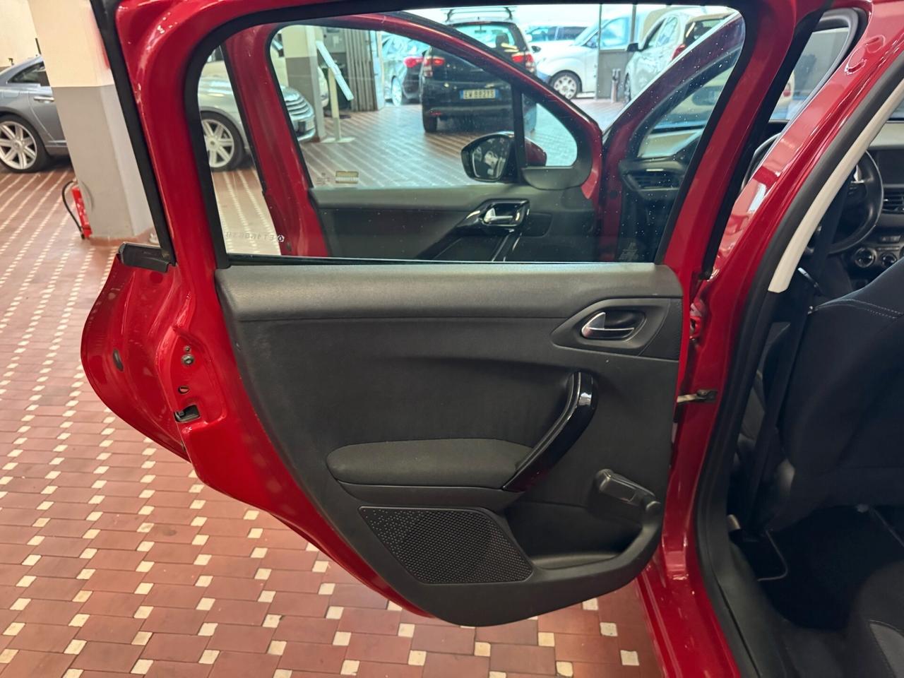 Peugeot 208 PureTech 82 5 porte Allure - IDEALE PER NEOPATENTATI