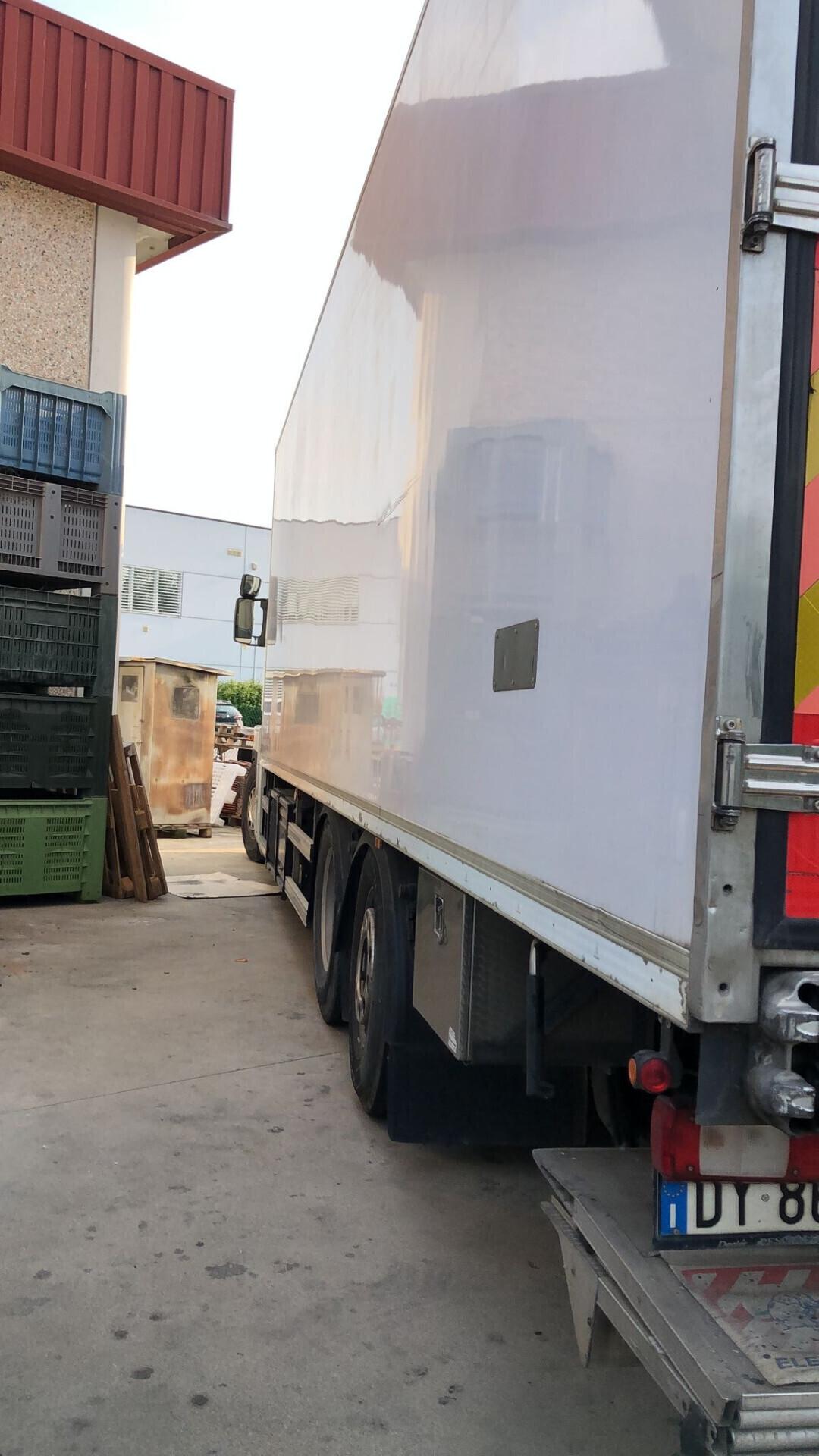 Renault Trucks MAGNUM 460 CAMION FRIGO