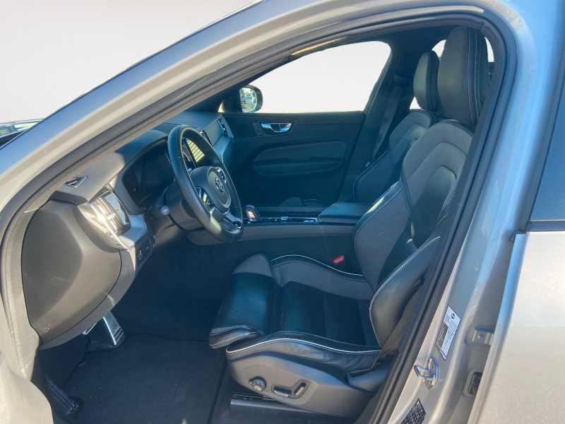 VOLVO XC60 2.0 b4 R-design awd auto