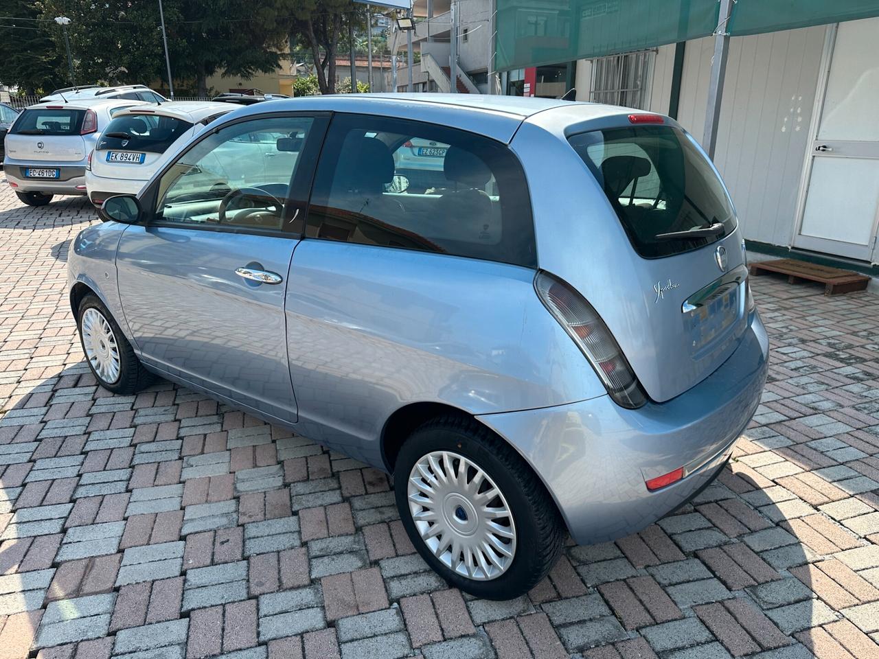 Lancia Ypsilon 1.3 MJT 75 CV Oro