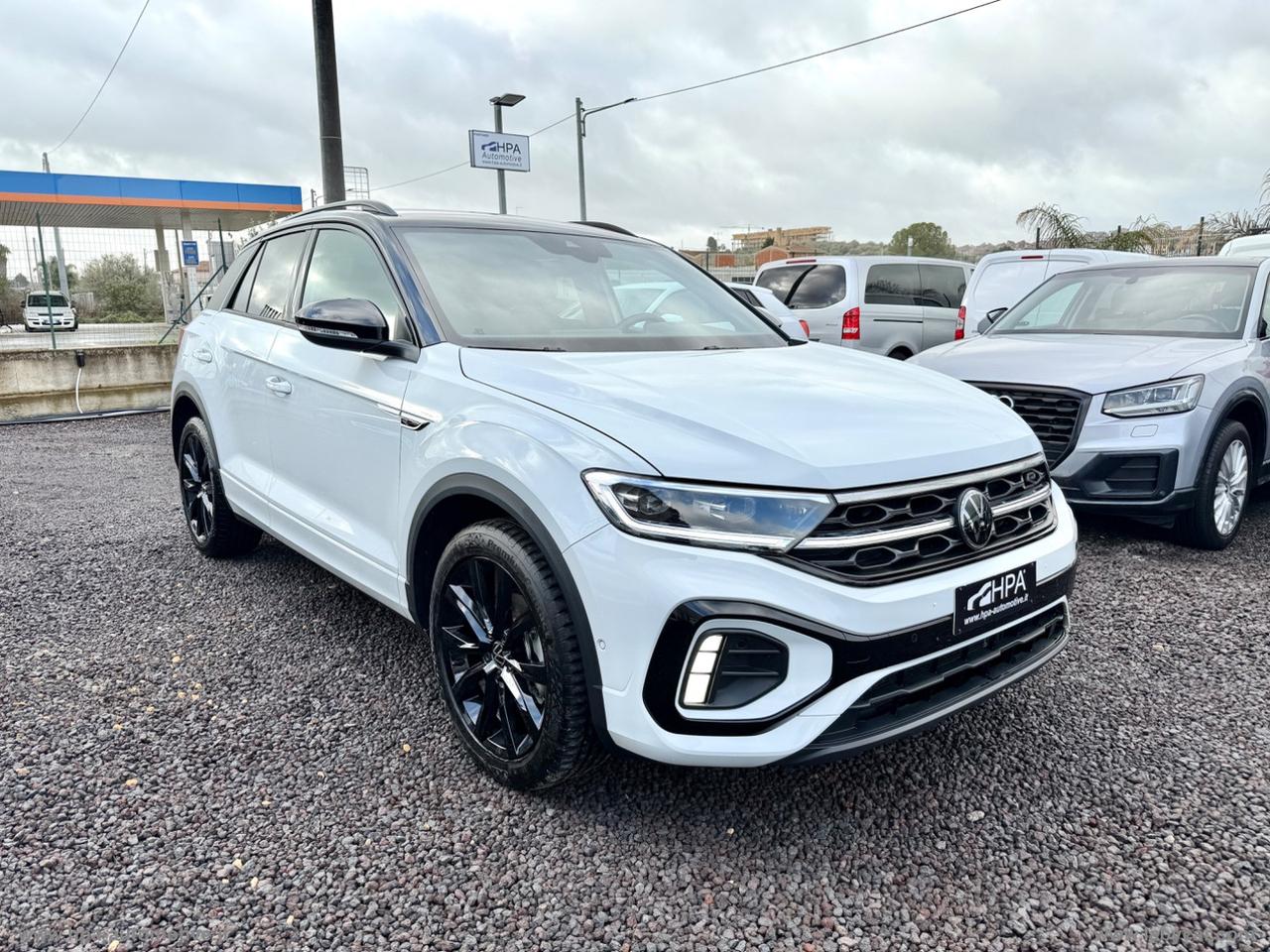 VOLKSWAGEN T-Roc 2.0TDI R-LINE NAVI LED PELLE MATRIX