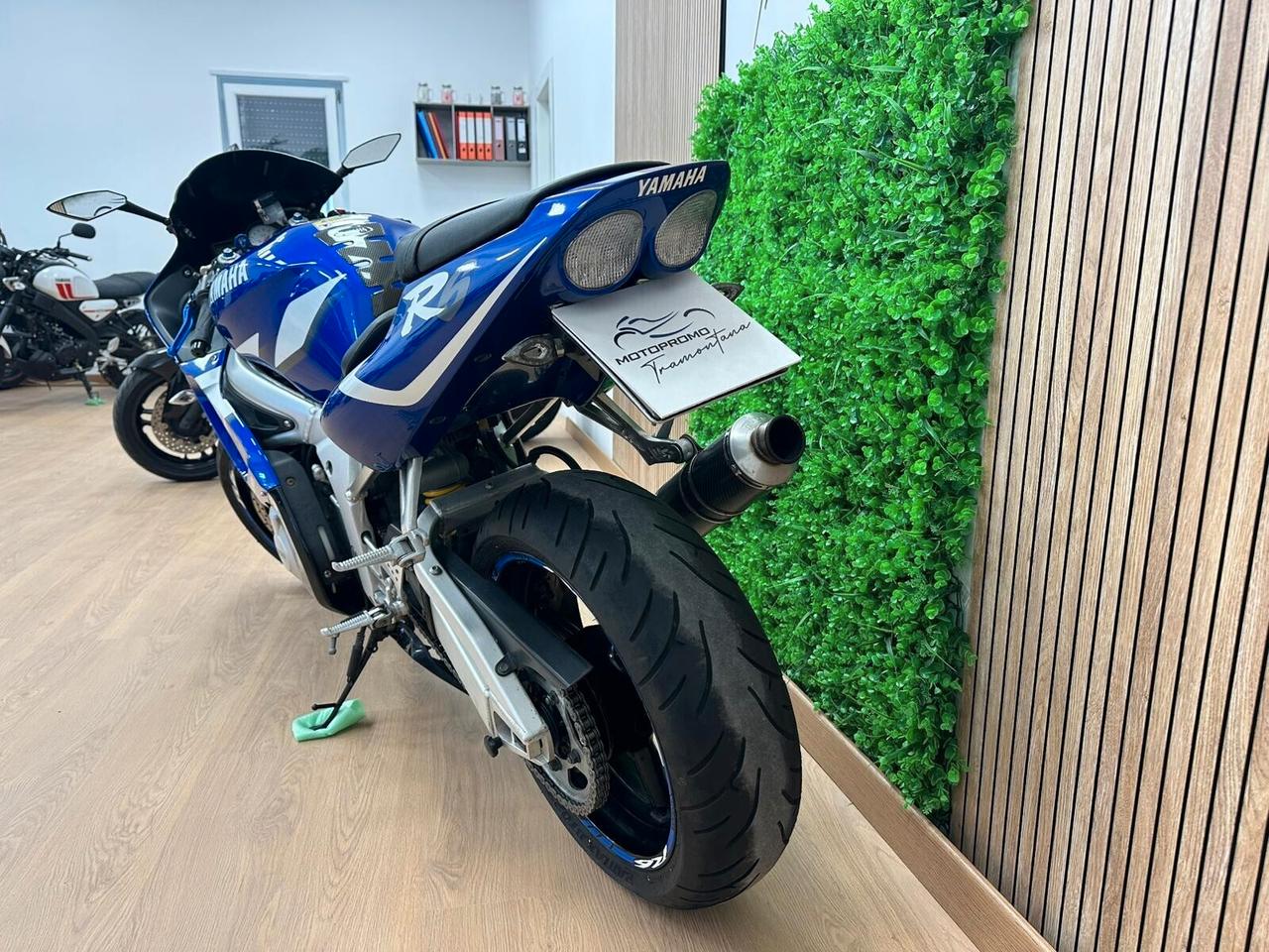 YAMAHA YZF R6 - 30.800KM - NUOVISSIMA - SCARICO MIVV