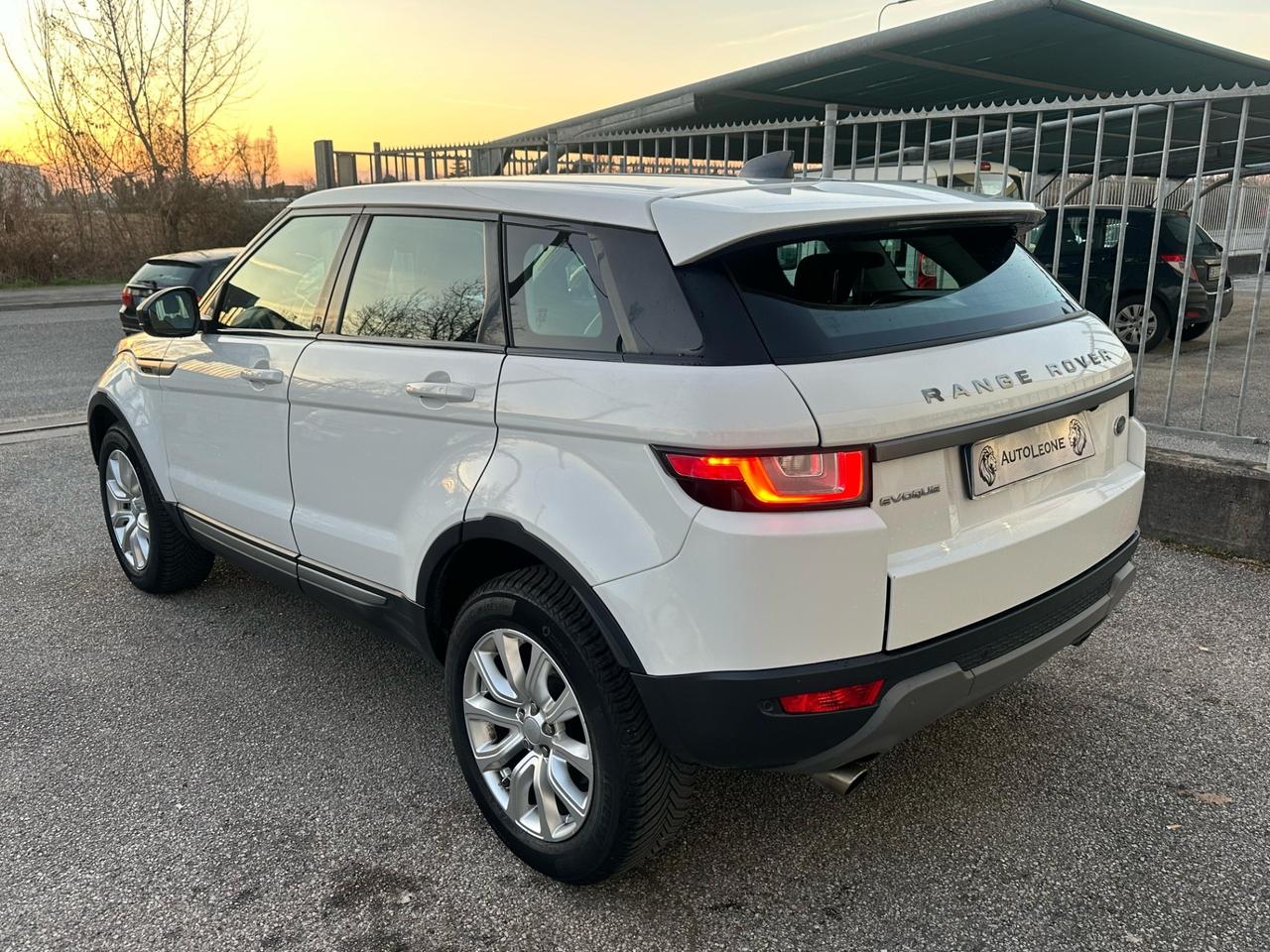 Land Rover Range Rover Evoque 2.0 TD4 150 CV 5p. Pure