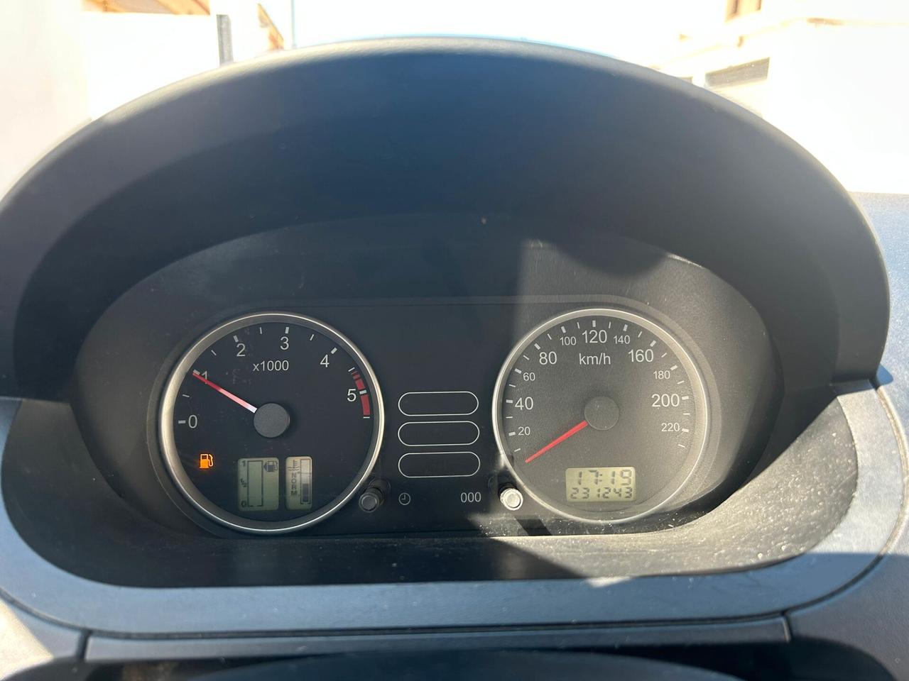 Ford Fiesta 1.4 TDCi 50Kw 5P GANCIO TRAINO-2004