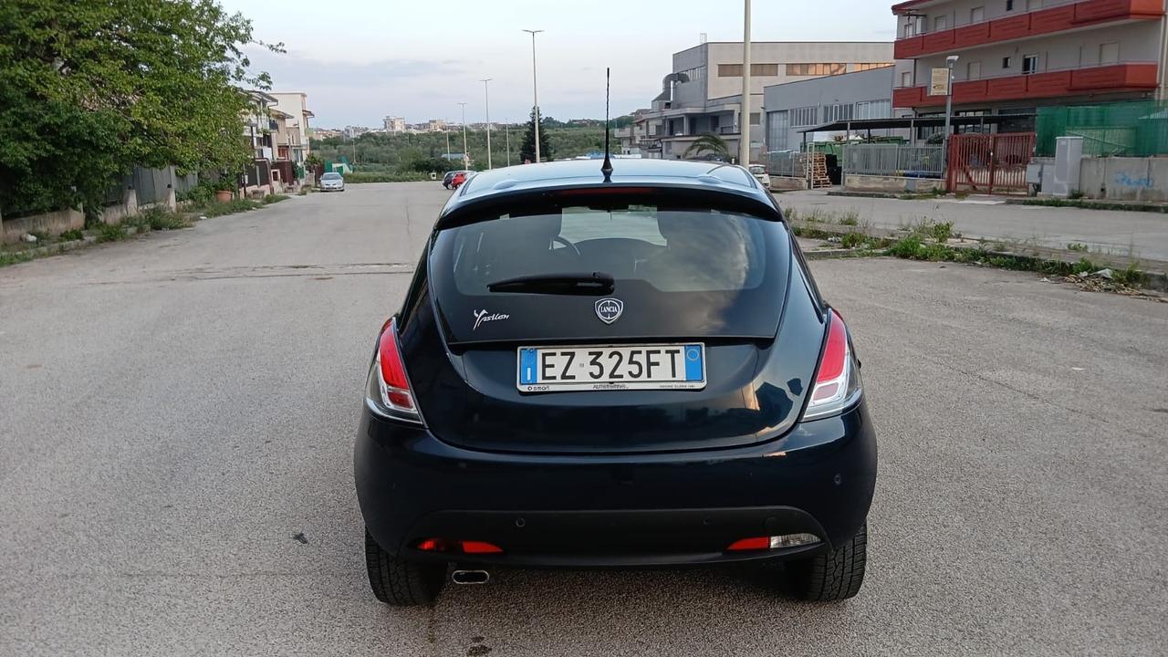 Lancia Ypsilon 1.2 69 CV 5 porte Platinum