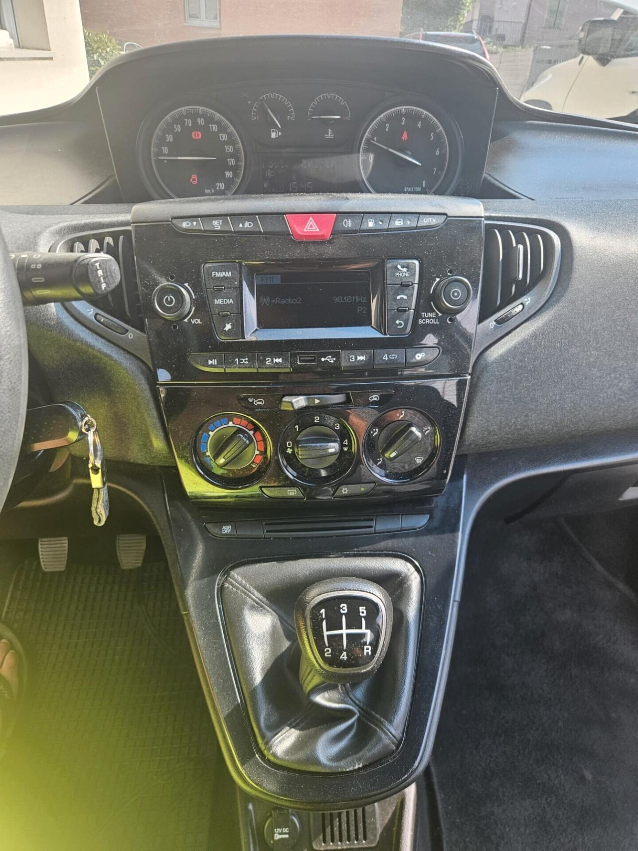 Lancia Ypsilon 1.2 69 CV 5 porte GPL Ecochic Gold