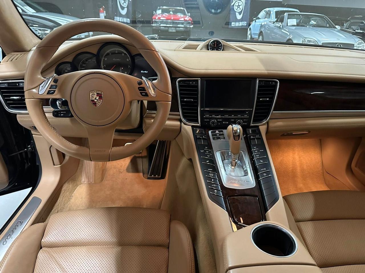 Porsche Panamera 4.8 Turbo full opt