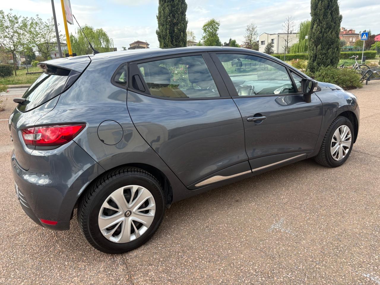 Renault Clio .900..benzina/ GPL anno 2018 km 130