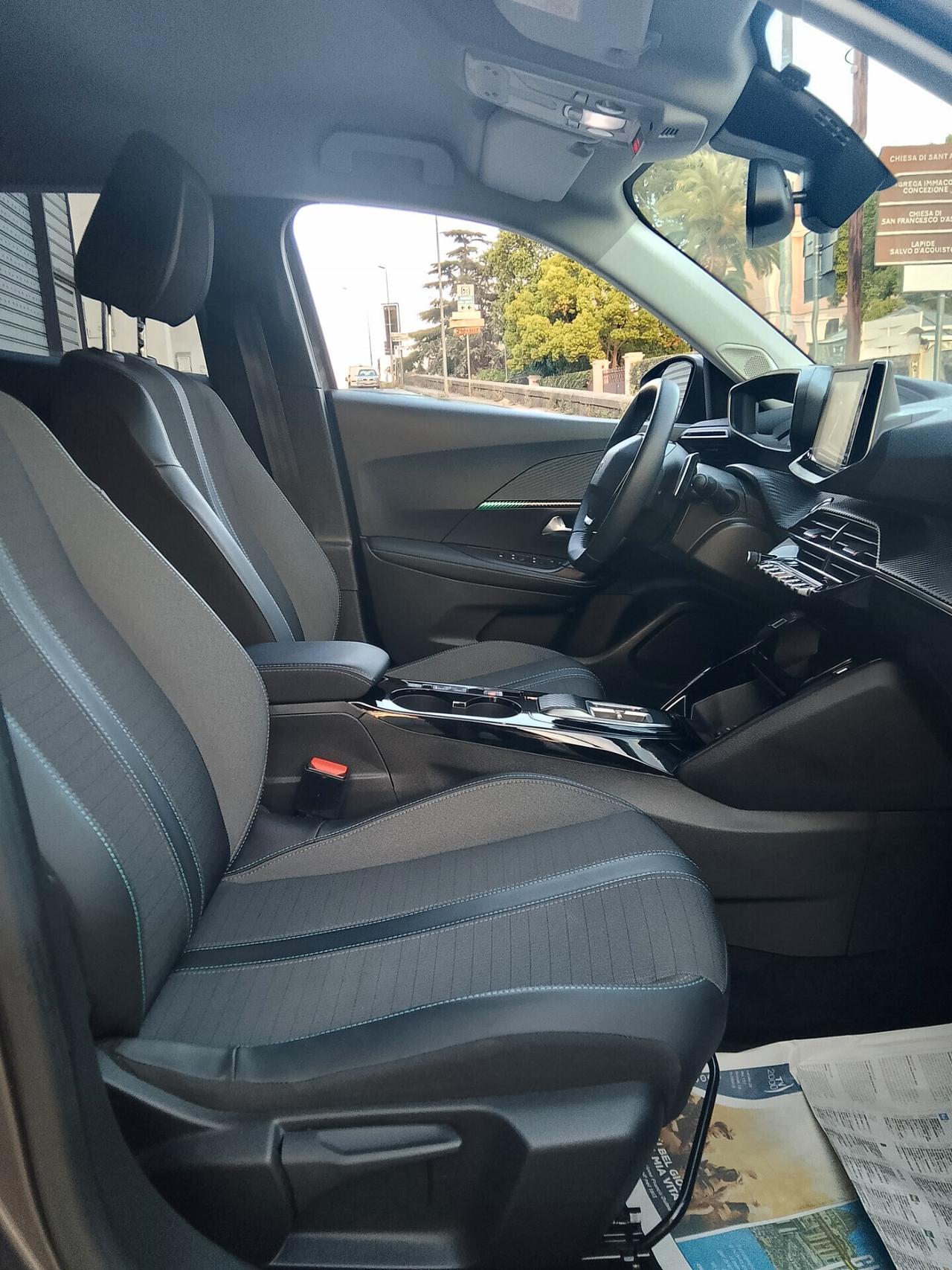 Peugeot 2008 BlueHDi 130 S&S EAT8 Allure Pack