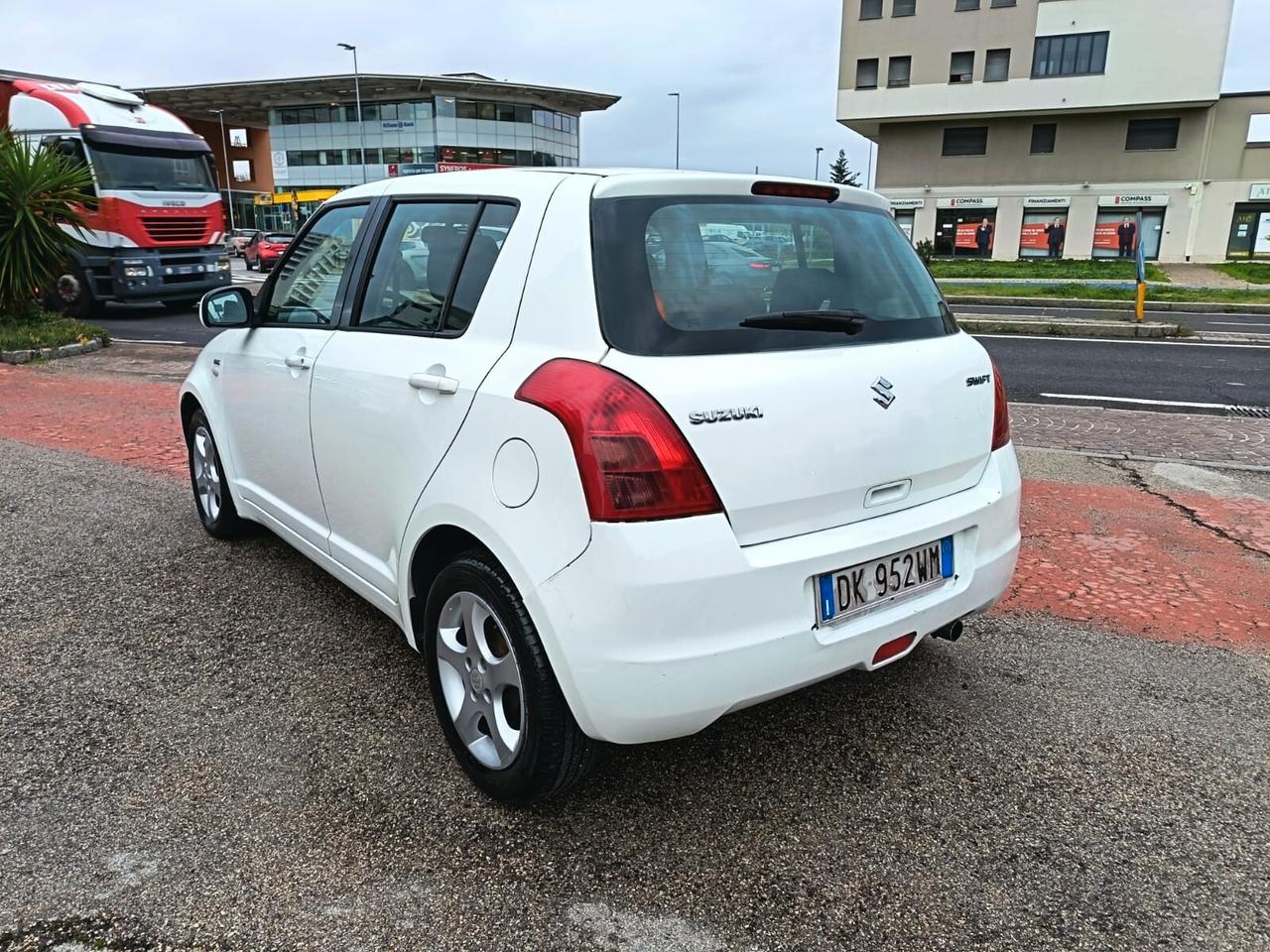 Suzuki Swift 1.3 DDiS 69CV 5PORTE GLX NEOPATENTATI BASSI CONSUMI OTTIMA