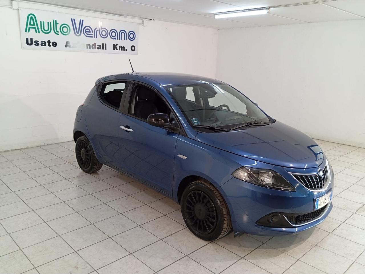 Lancia Ypsilon 1.0 FireFly 5 porte S&S Hybrid Ecochic Silver