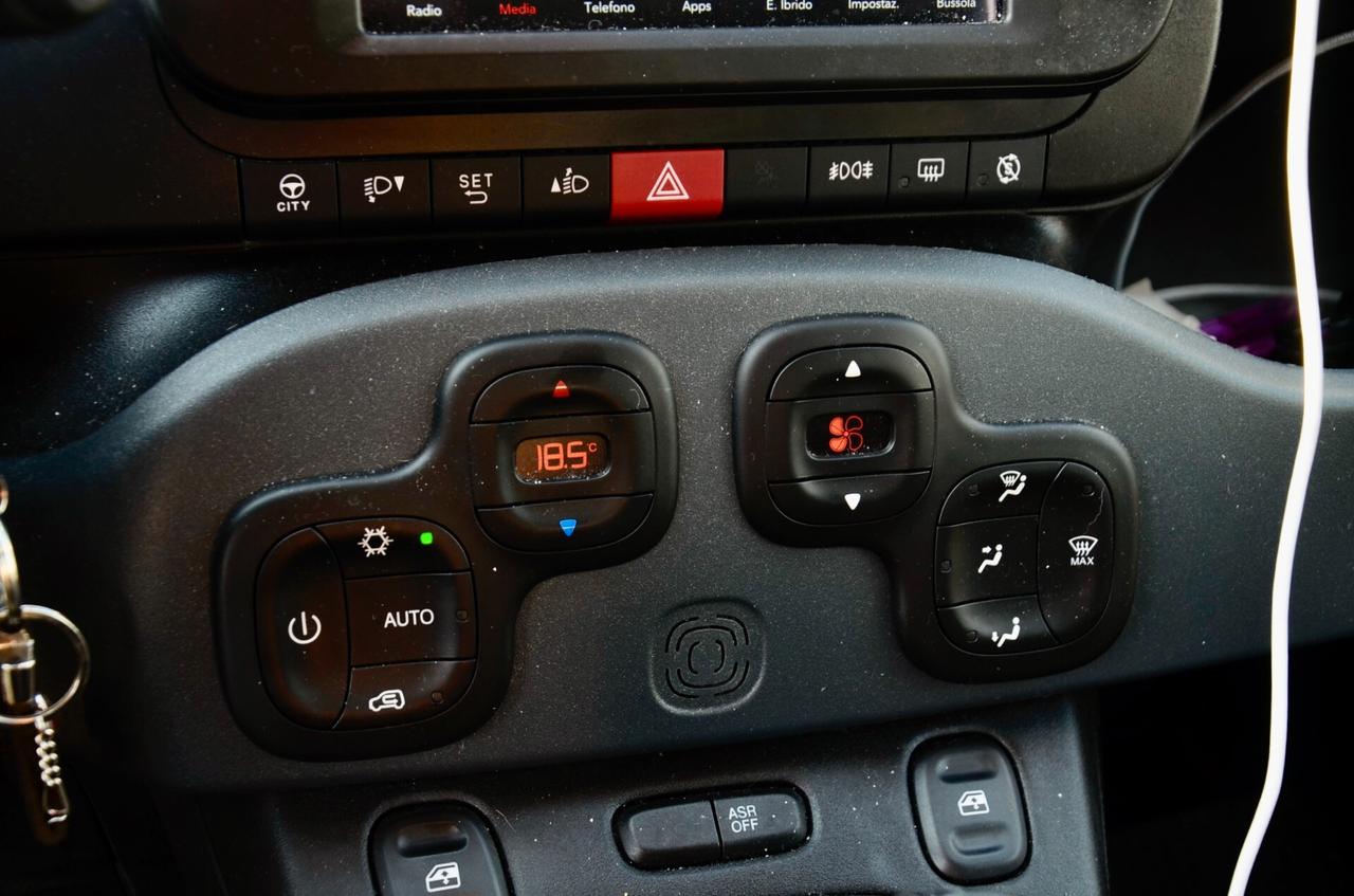 FIAT PANDA 1.0 FIREFLY 60cv MILD HYBRID CROSS, EURO 6D, APPLE - ANDROID, CLIMA AUTOMATICO, PERMUTE