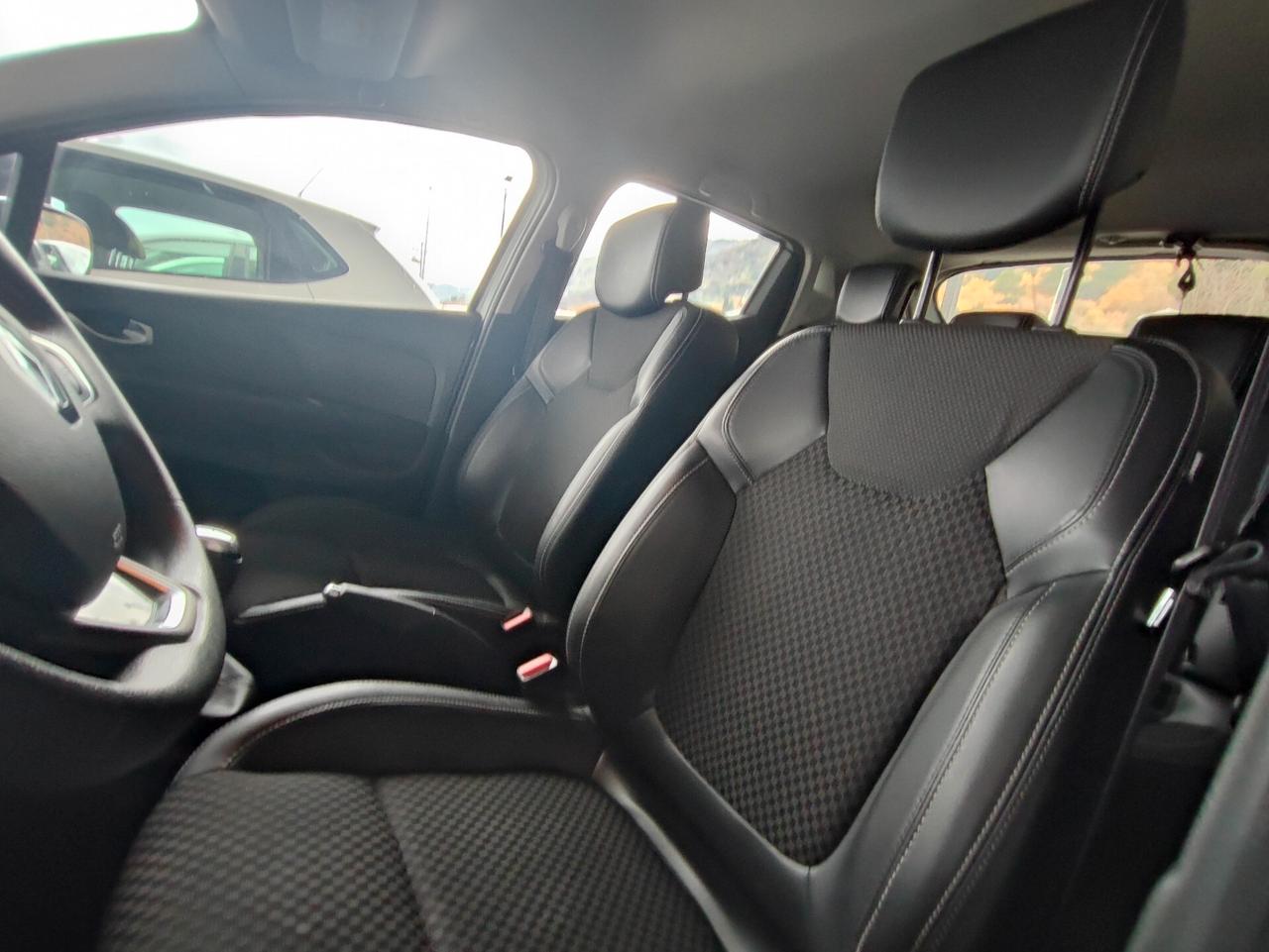 Renault Clio TCe 12V 75 CV 5 porte Moschino Intens