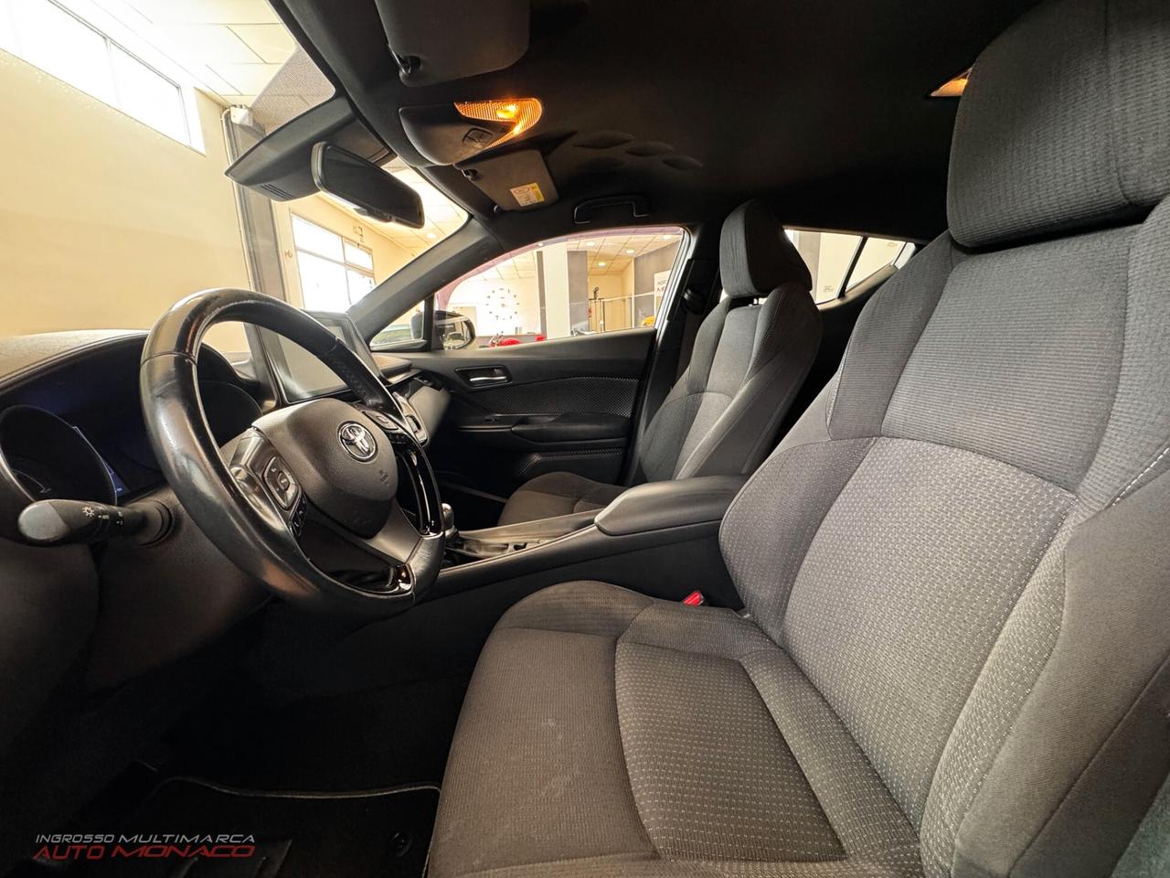 Toyota C-HR 1.8 Hybrid E-CVT