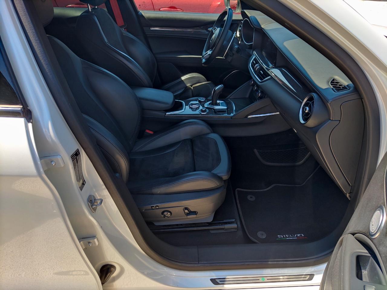 Alfa Romeo Stelvio 2.9 Bi-Turbo V6 510 CV AT8 Quadrifoglio