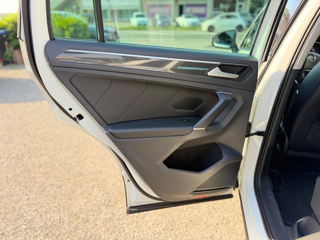 Volkswagen Tiguan Executive 2.0 TDI  #10873