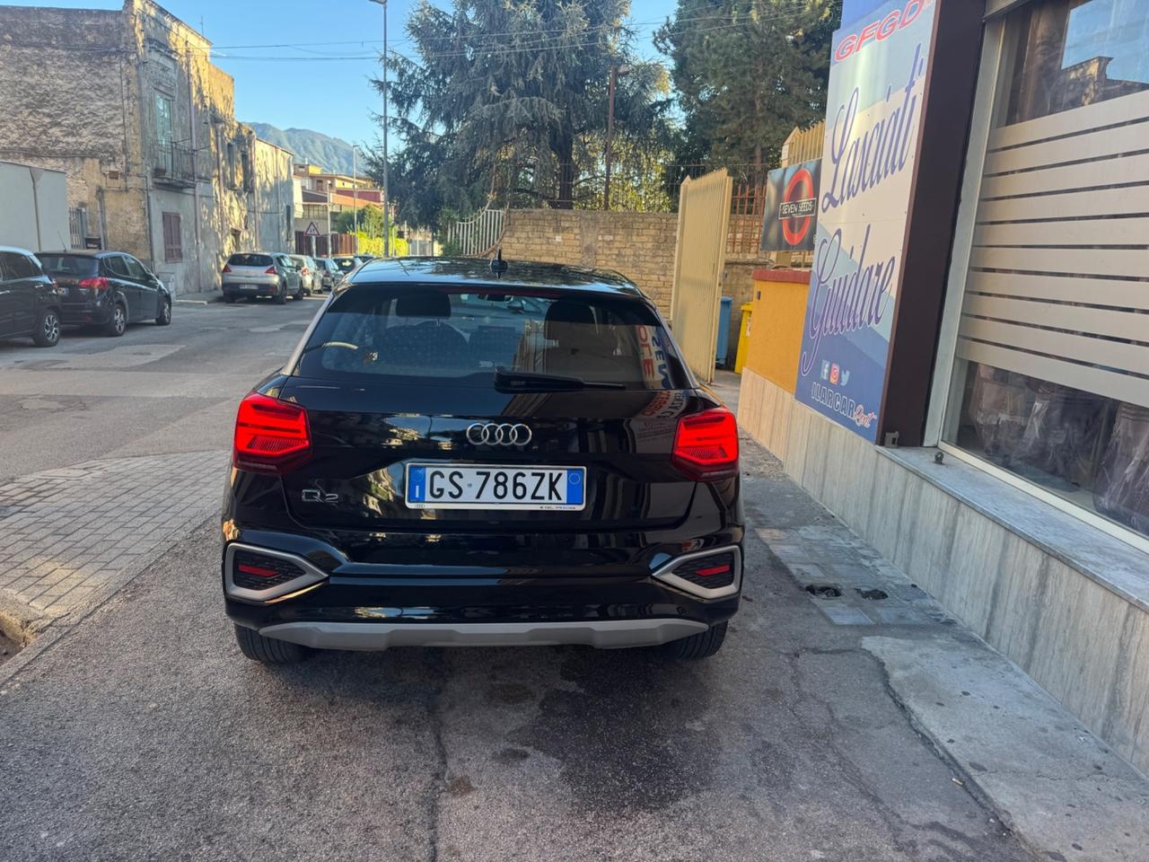 Audi Q2 30 TDI Identity Black