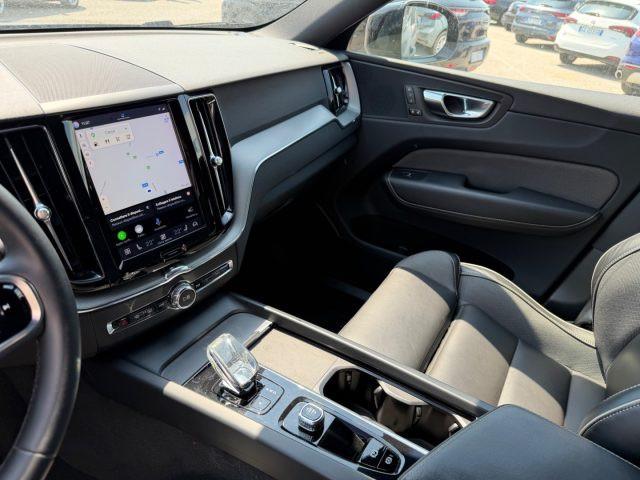 VOLVO XC60 B4 (d) AWD automatico Plus Dark