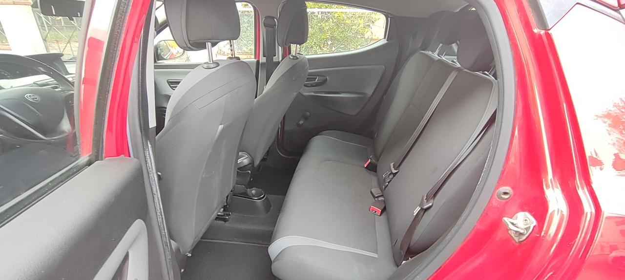 Lancia Ypsilon 1.2 69 CV 5 porte GPL Ecochic Silver