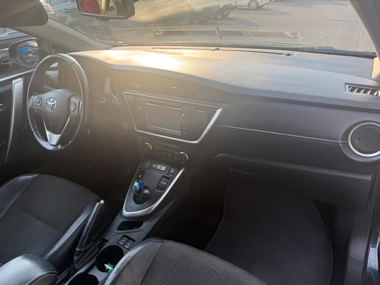 Toyota Auris Touring Sports 1.8 Hybrid Lounge