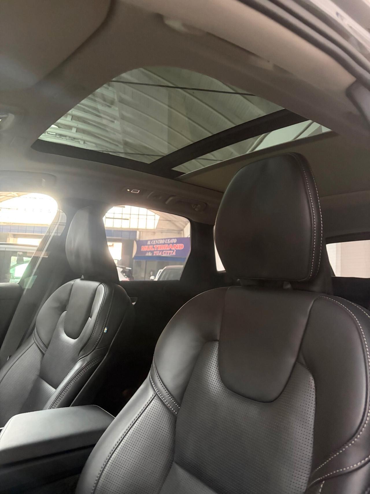 VOLVO XC60 B4 D AWD ULTIMATE DARK