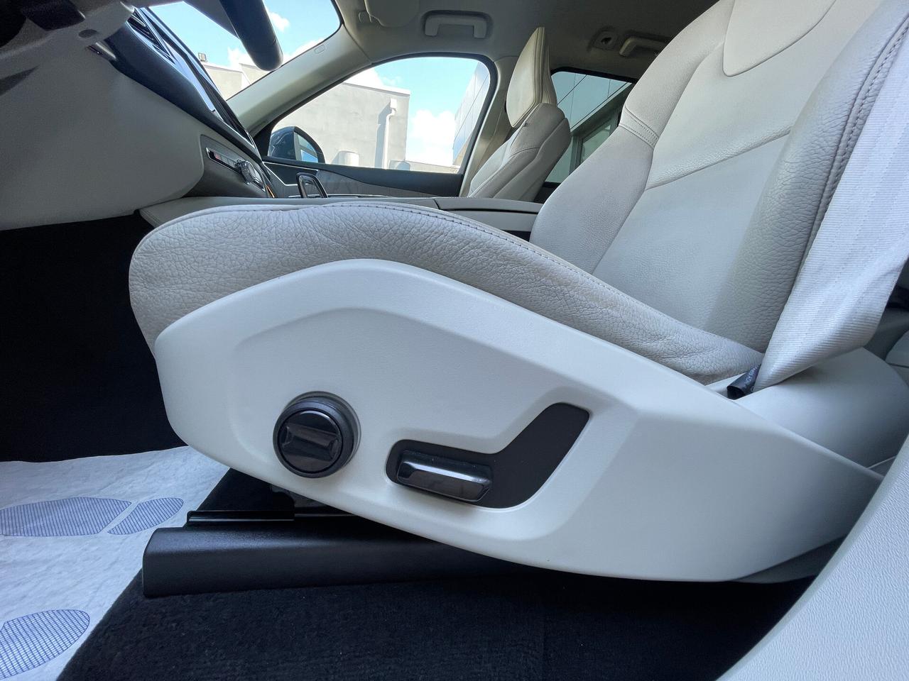 Volvo XC 90 XC90 B5 (d) AWD automatico 7 posti Ultimate Bright
