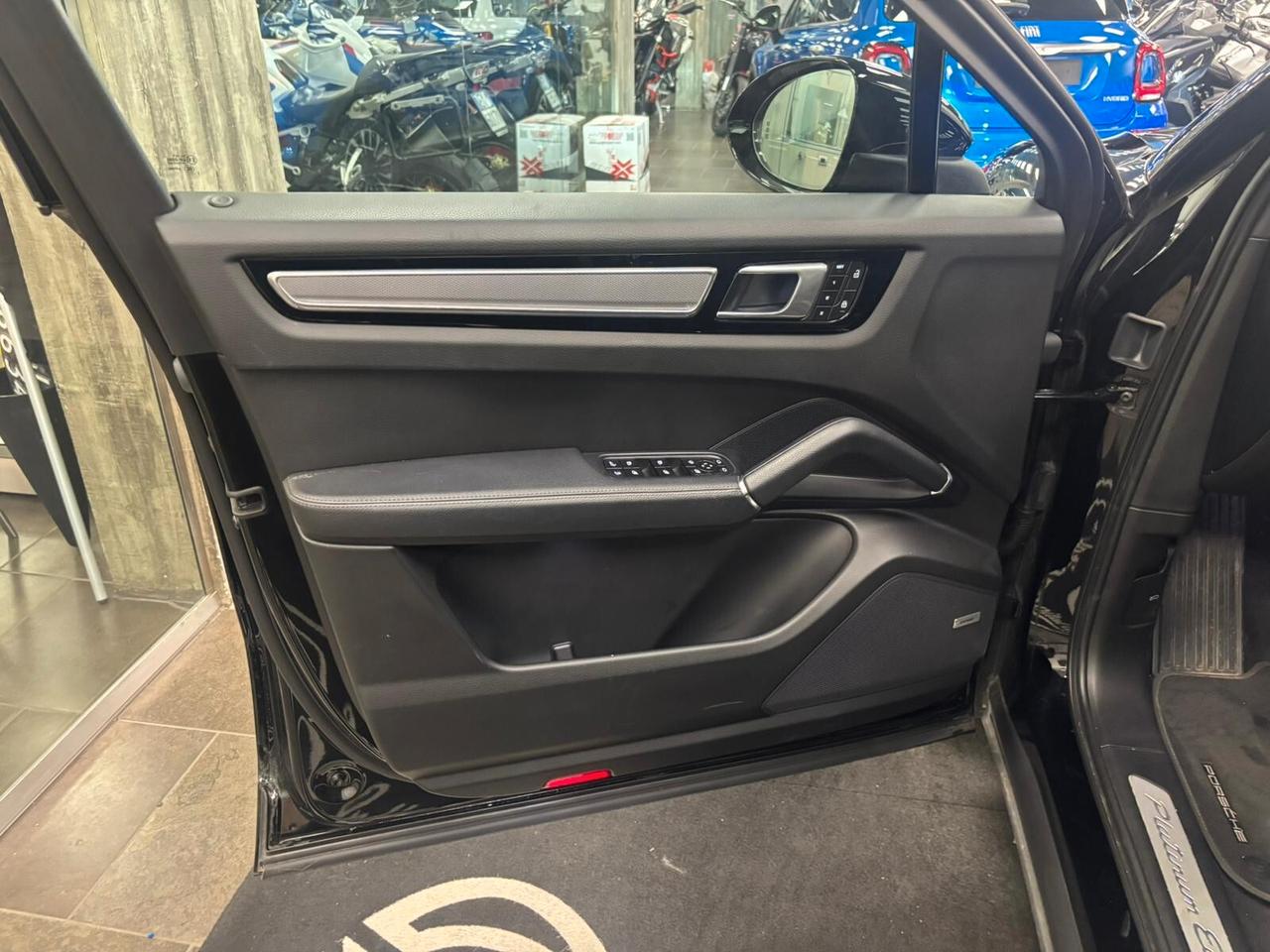 Porsche Cayenne Coupé 3.0 V6 E-Hybrid Platinum Edition