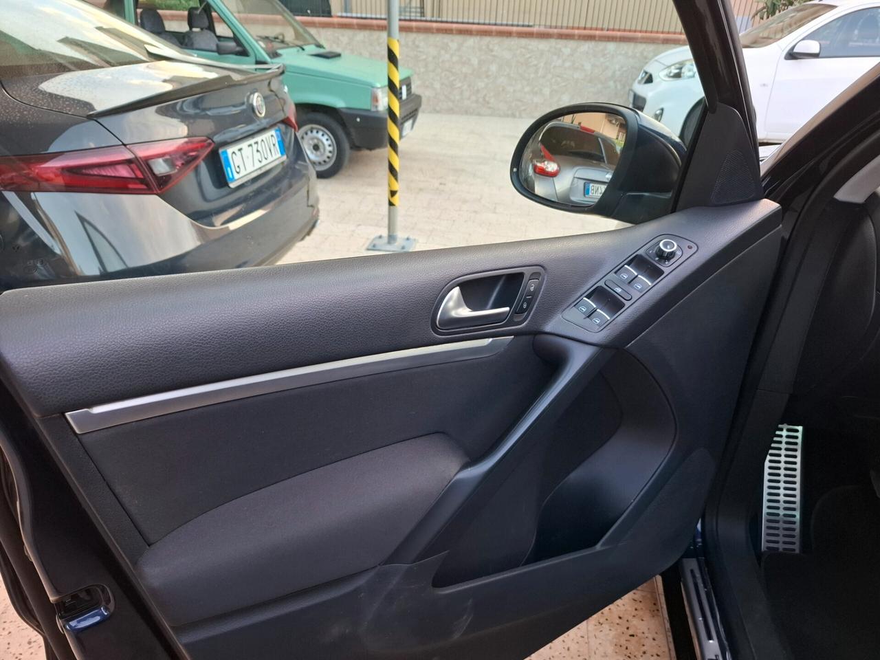 VOLKSWAGEN Tiguan 2.0 TDI 110 CV Business Trend