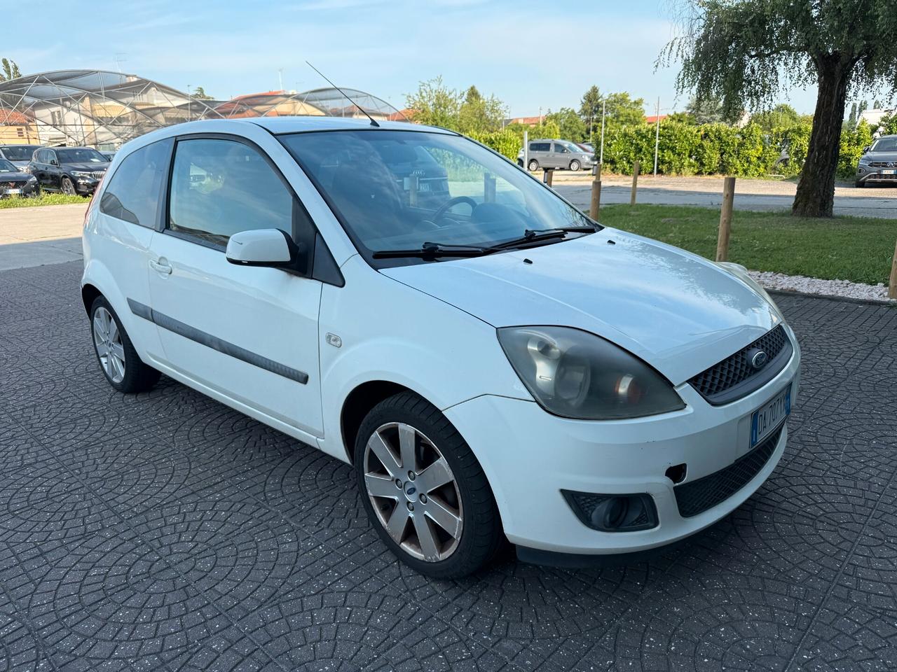 Ford Fiesta 1.4 16V 3p. Titanium