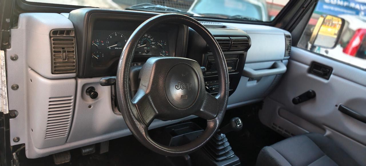 Jeep Wrangler 2.5 Soft top 4 posti