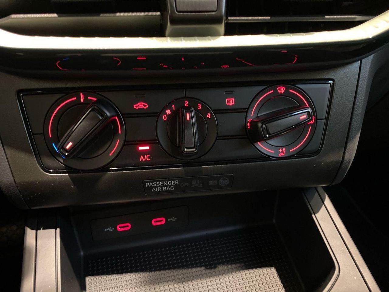 Seat Arona 1.0 ecotsi 95cv black edition