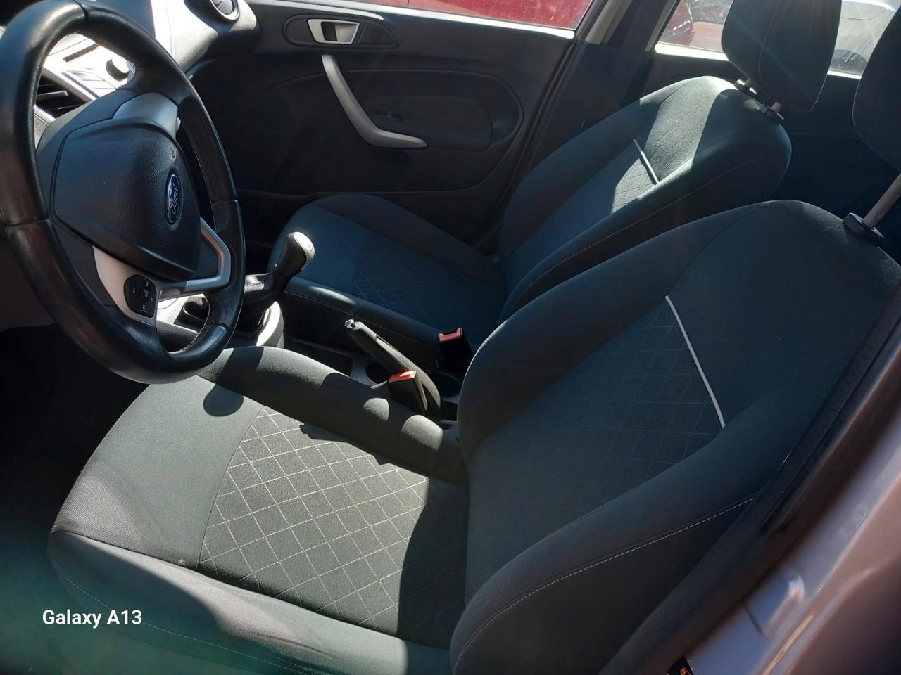 Ford Fiesta Ikon 1.4 TDCi 70CV 5 porte