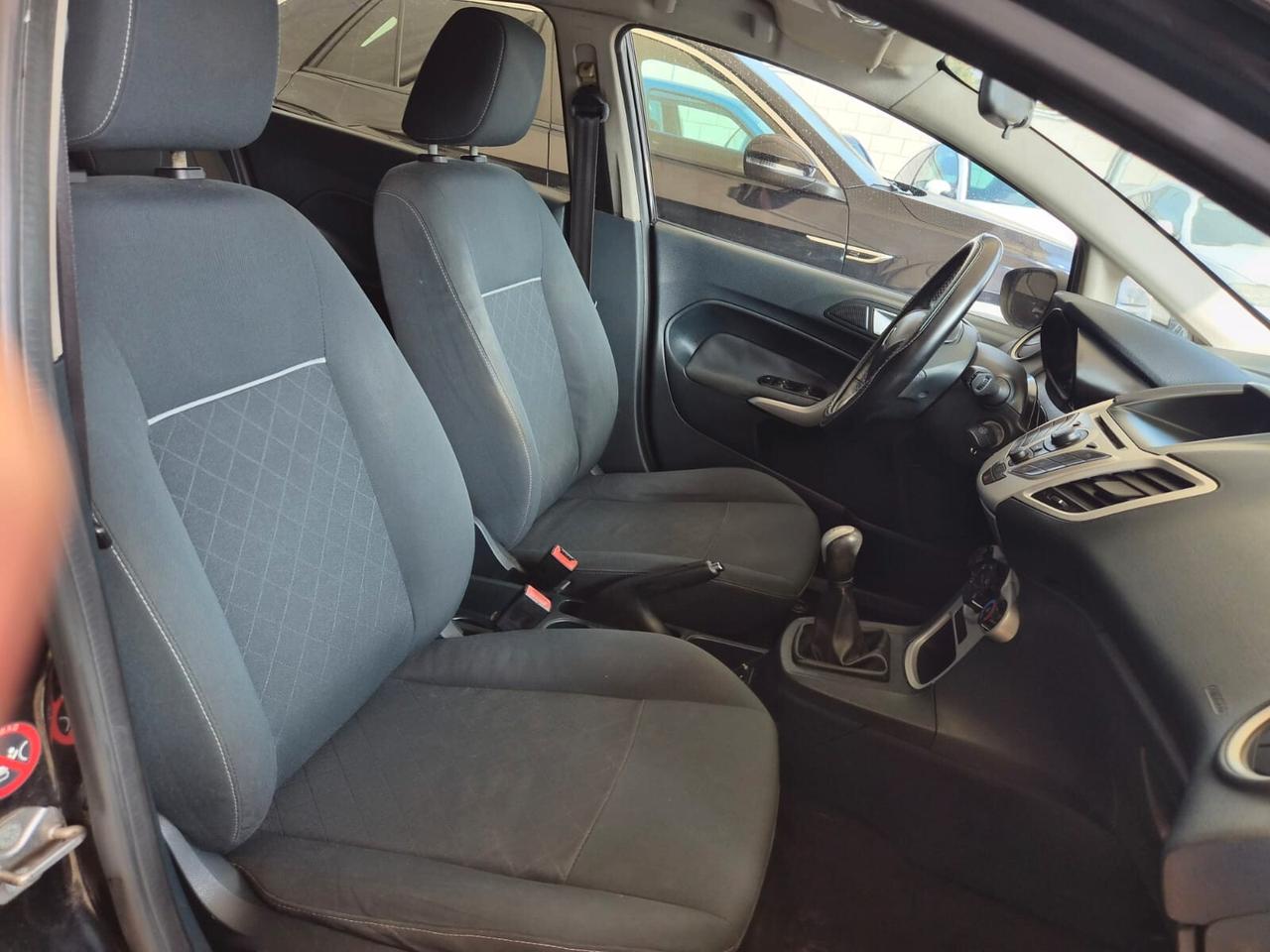Ford Fiesta 1.4 TDCi 70CV 5 porte Titanium