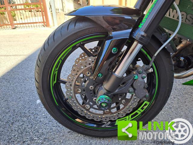 KAWASAKI Z 800 .