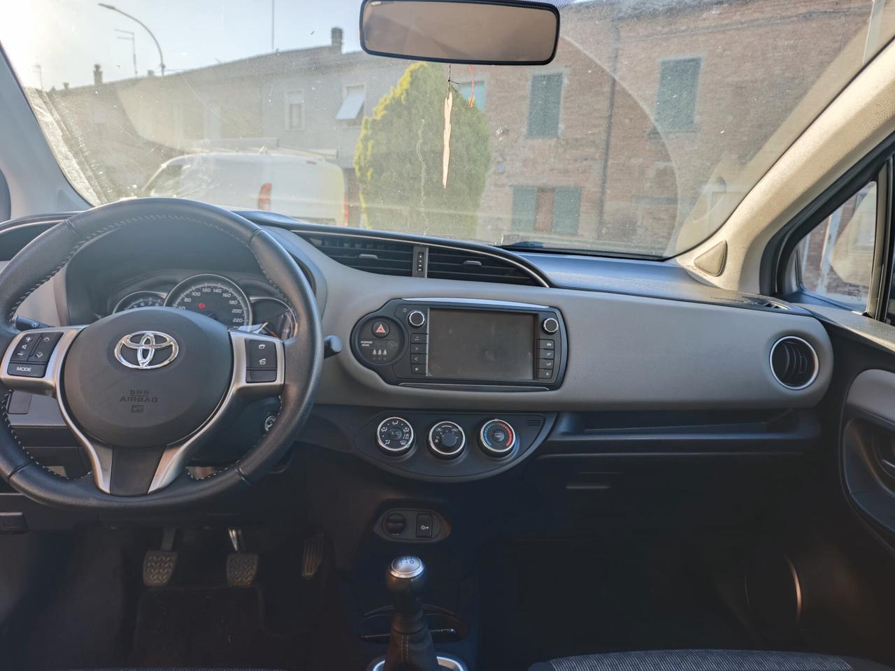 Toyota Yaris 1.5 5 porte Lounge