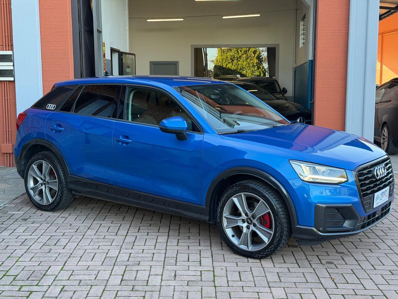 Audi Q2 35 TFSI S tronic Identity Black