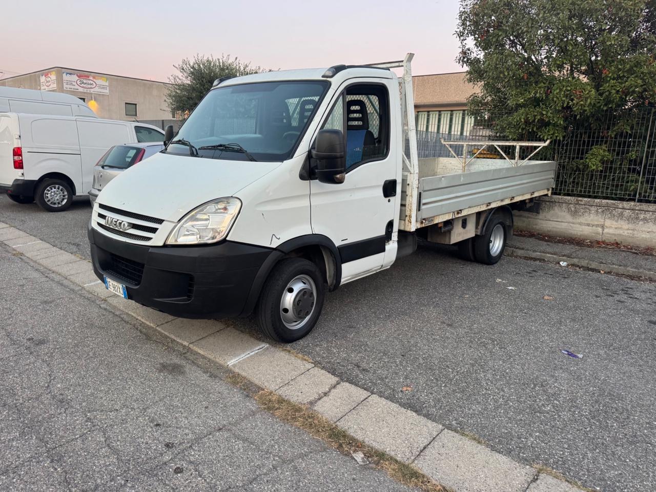 Iveco 35c12 cassone fisso