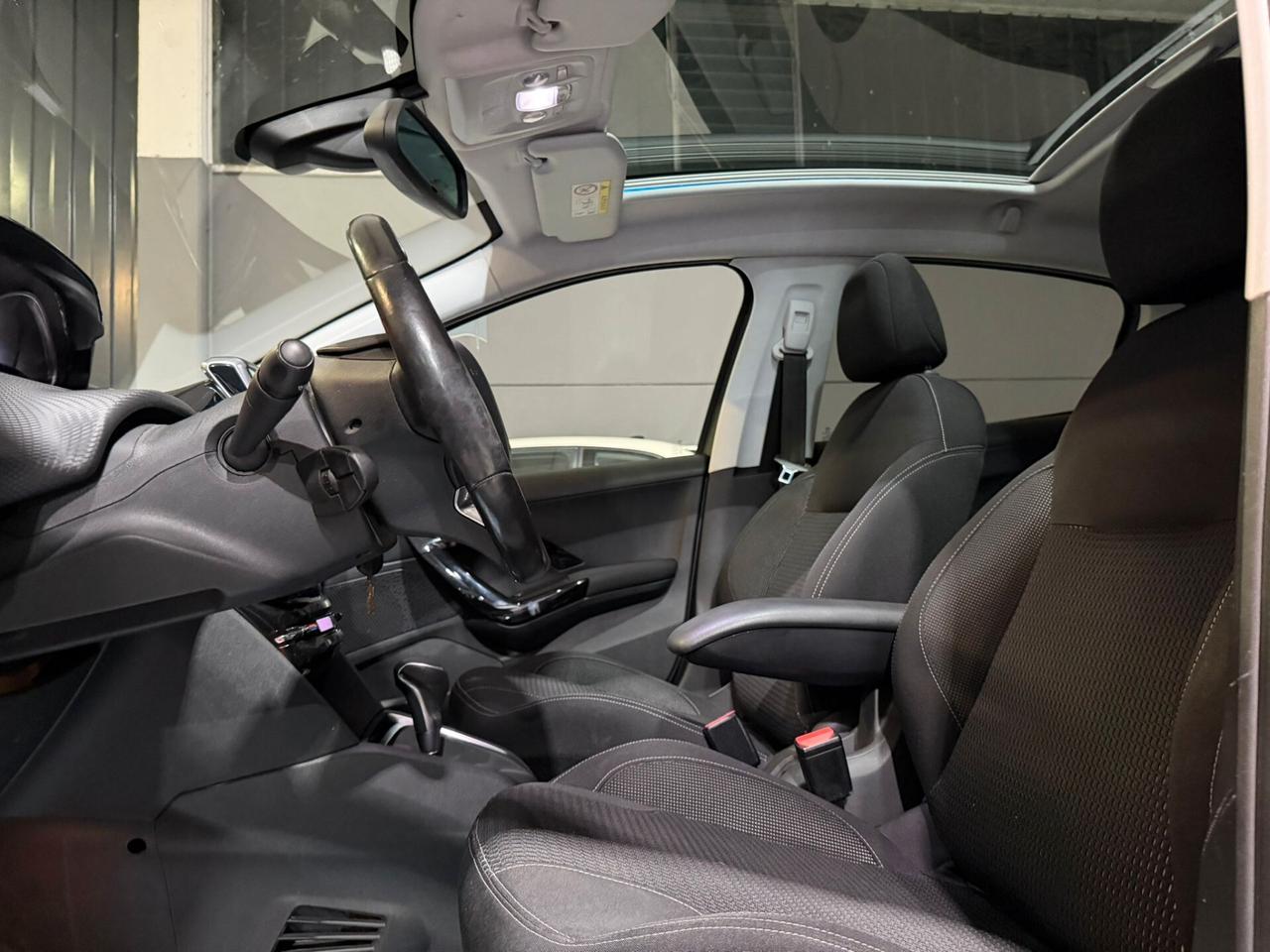 Peugeot 208 OFFERTA LIMITATA ENTRO 15/12 Benzina Automatico Tetto Opaco