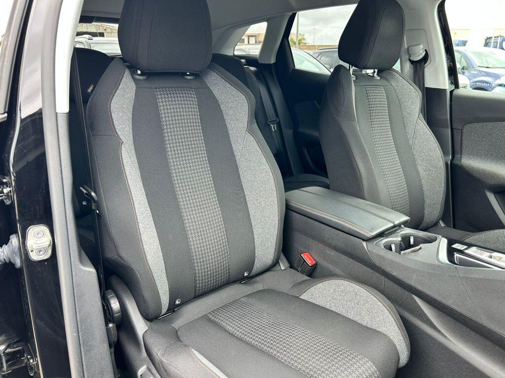 Peugeot 3008 1.5 130cv Business EAT8