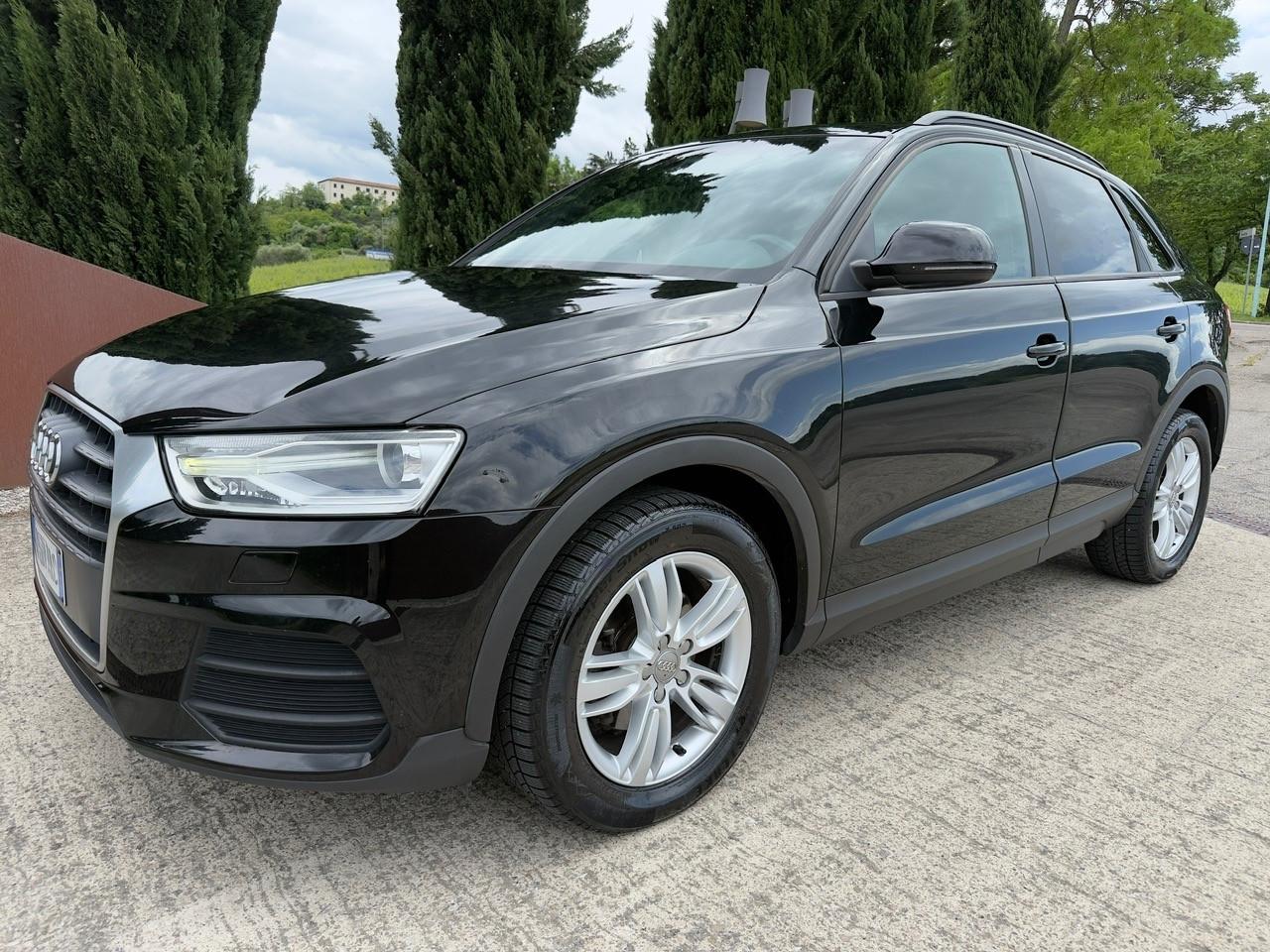 Audi Q3 2.0 TDI 120 CV Business SI PERMUTE