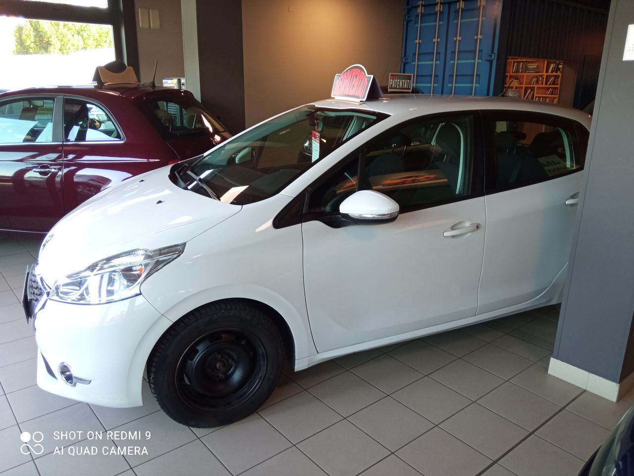 Peugeot 208 1.4 HDi 68 CV 5 porte Allure NEOPATENTATI