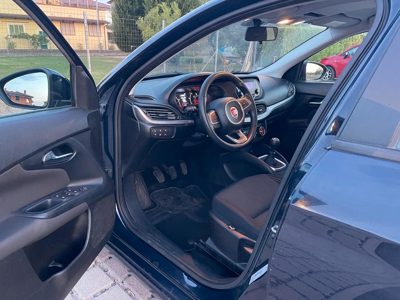 Fiat Tipo 1.6 Mjt S&S 5 porte Easy