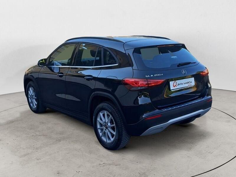 Mercedes-Benz GLA 200d AUTO/RETROCAM.